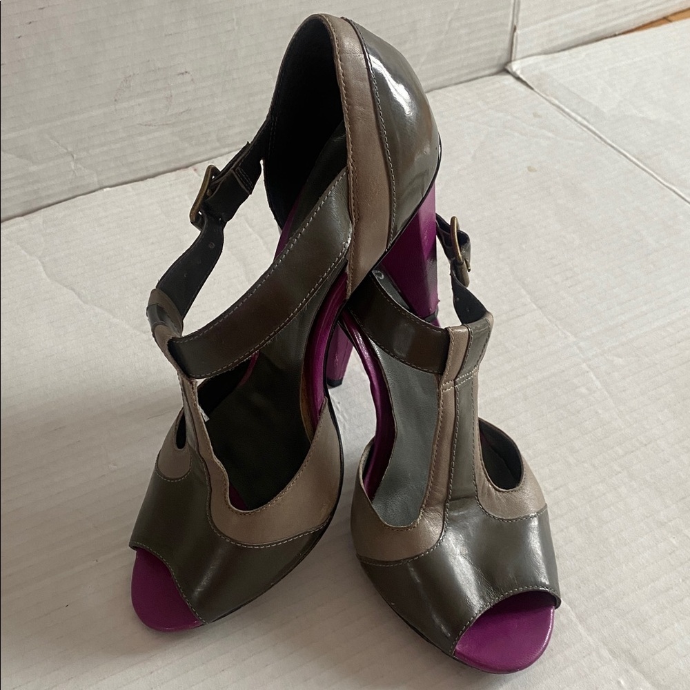 BOS & CO. Made in Brazil Upper Leather 3.5” heel Size 38/8 in Grey/Purple/Tan